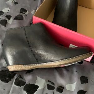 Dansko black shoes